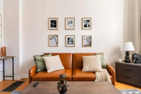 Cozy 2 BR 1 BA Flat Just 10 Mins from Downtown